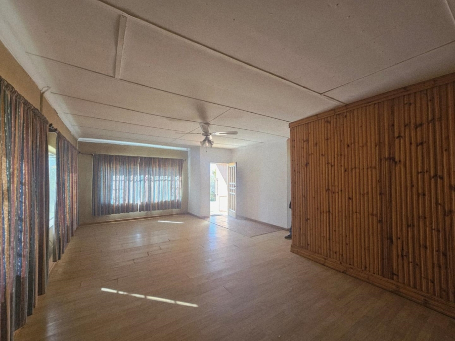 To Let 4 Bedroom Property for Rent in Ladybrand Free State